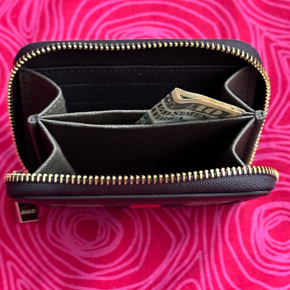 Gucci ๐ GG Card Holder Wallet In excellent condition. Reasonable Offer YES ๐๐ผ - Picture 3 of 6